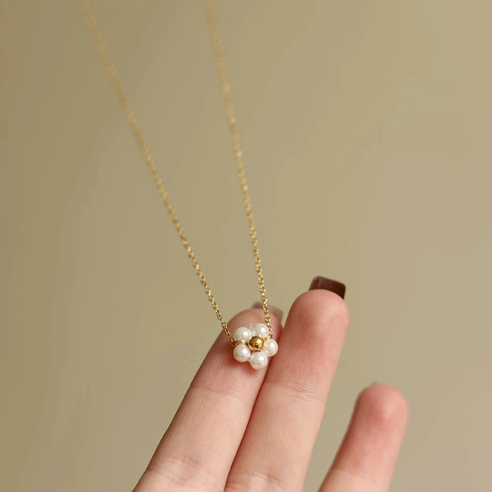 Vintage Pearl Daisy Necklace