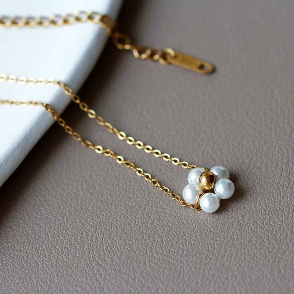 Vintage Pearl Daisy Necklace